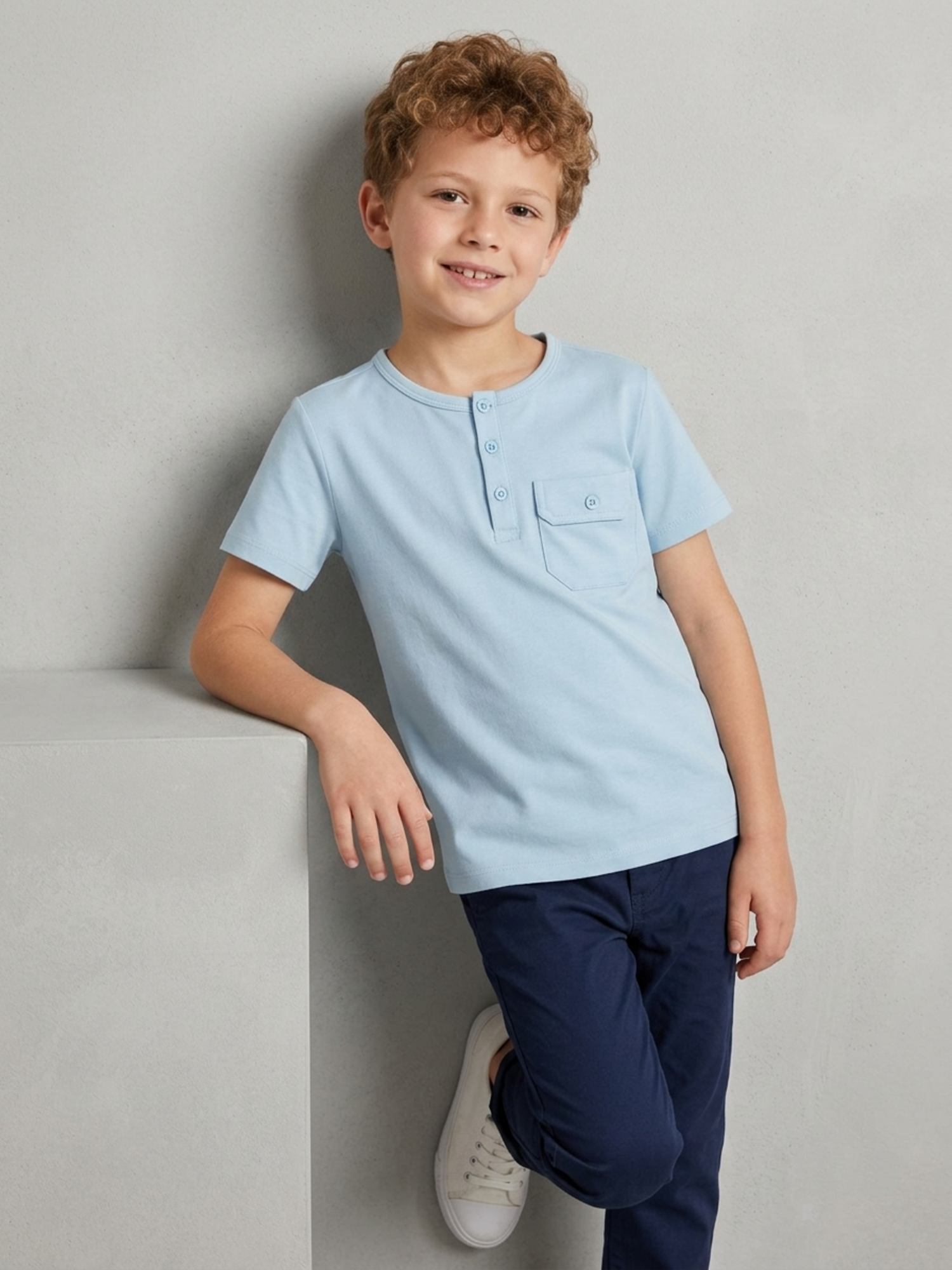 Solid Pocket T-shirt - Comfortable Cotton | Cozy & Comfortable Fit