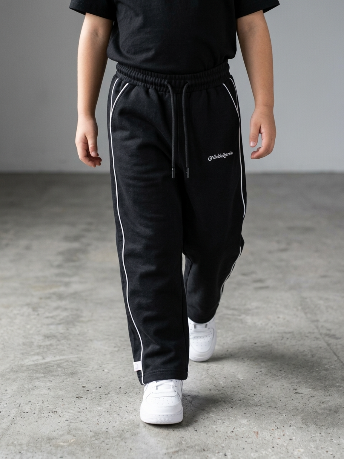 Wide Leg Black Trackpant
