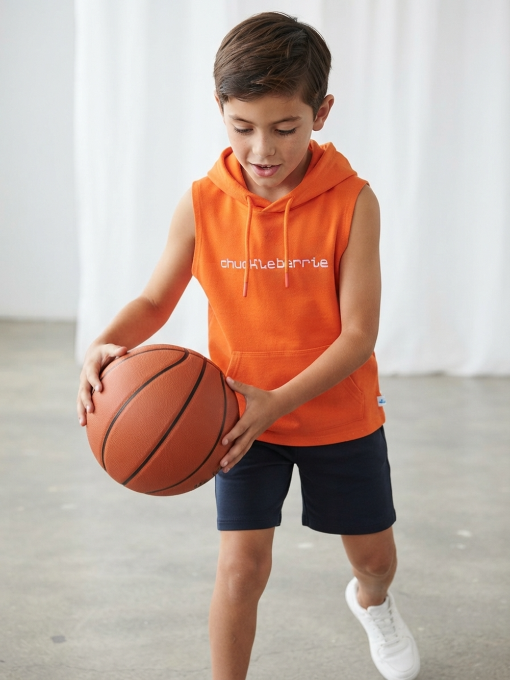 Sleeveless Hooded T-shirt With Kangaroo Pocket